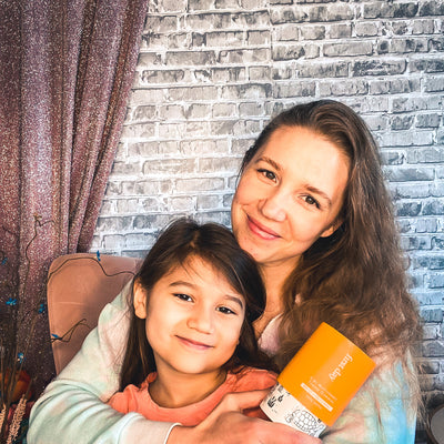 KE - Mom with Child and Bottle 02 - (coffee_cupcakes_kids).jpg